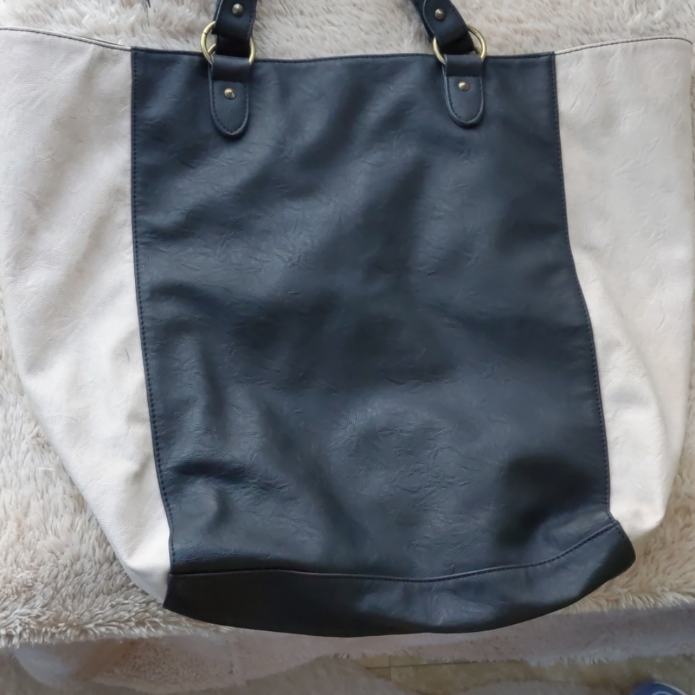 Tote - Picture 2 of 3